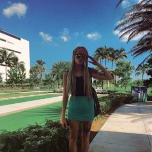 Meet your Posher, Yana